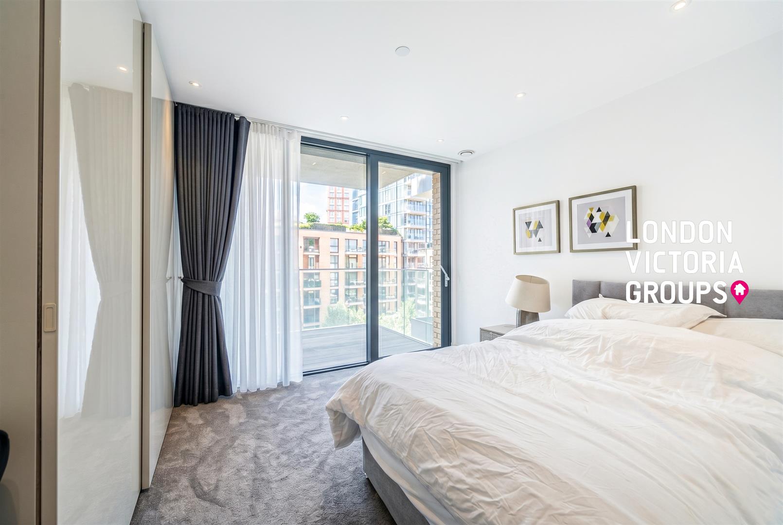 2 bed property in Catalina House, 4 Canter Way, London